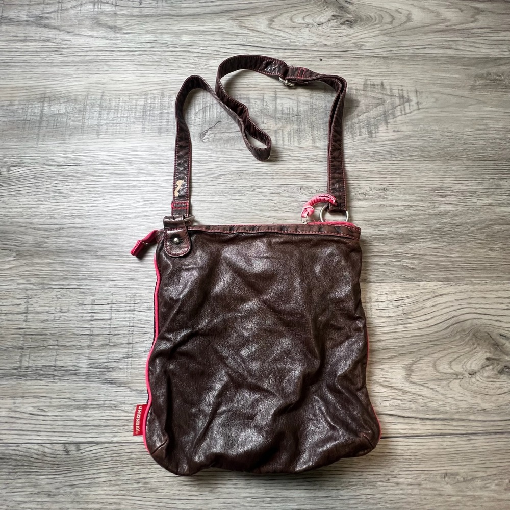 Unionbay Crossbody Bag Womens Medium Brown Pink Peace‎ Sign Y2K Faux Leather